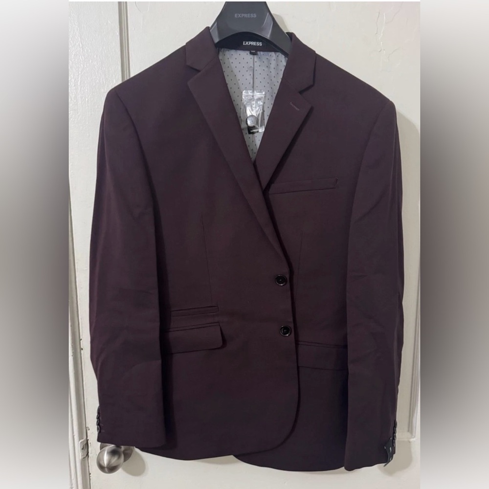 Express Men’s Slim Fit Blazer 42S/42C – Burgundy – New with Tags + Storage Bag